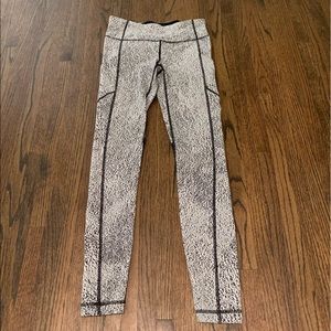 Lululemon tight - Size 6